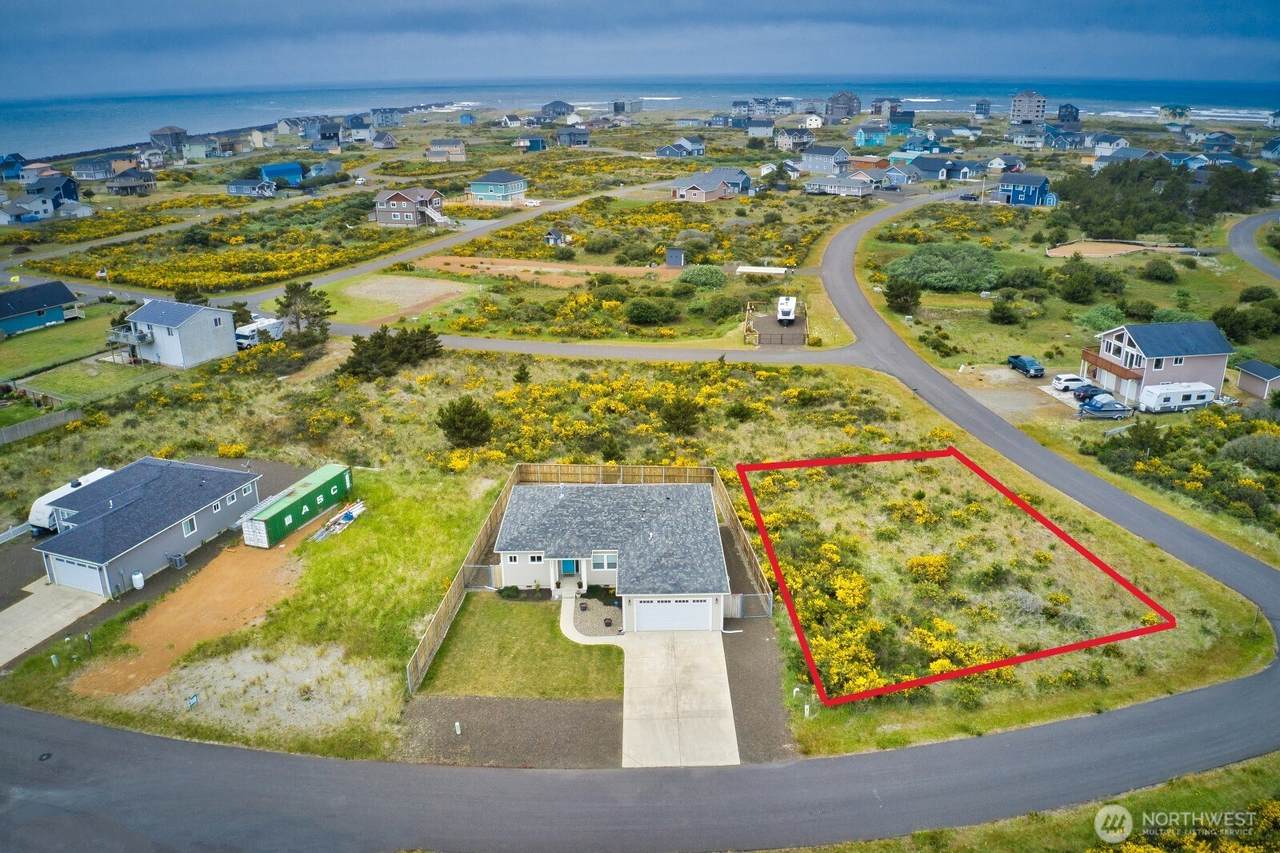 1401 Diamond Head Avenue - Photo 1