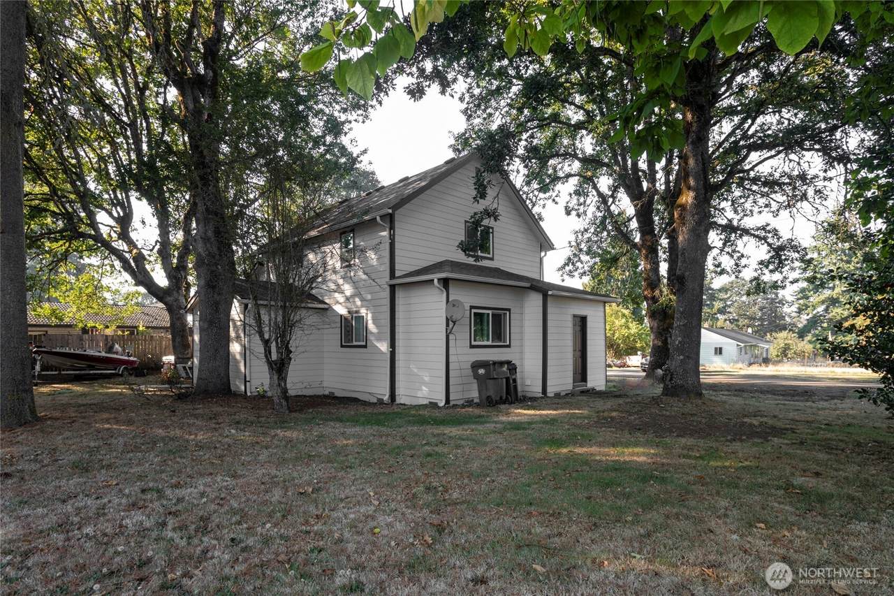 565 Mcnaught Road - Photo 1