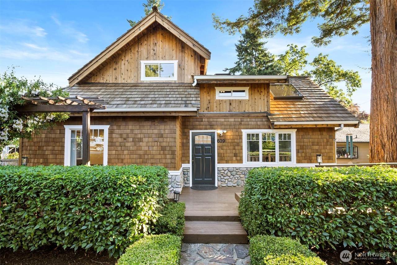 639 12th Avenue - Photo 1