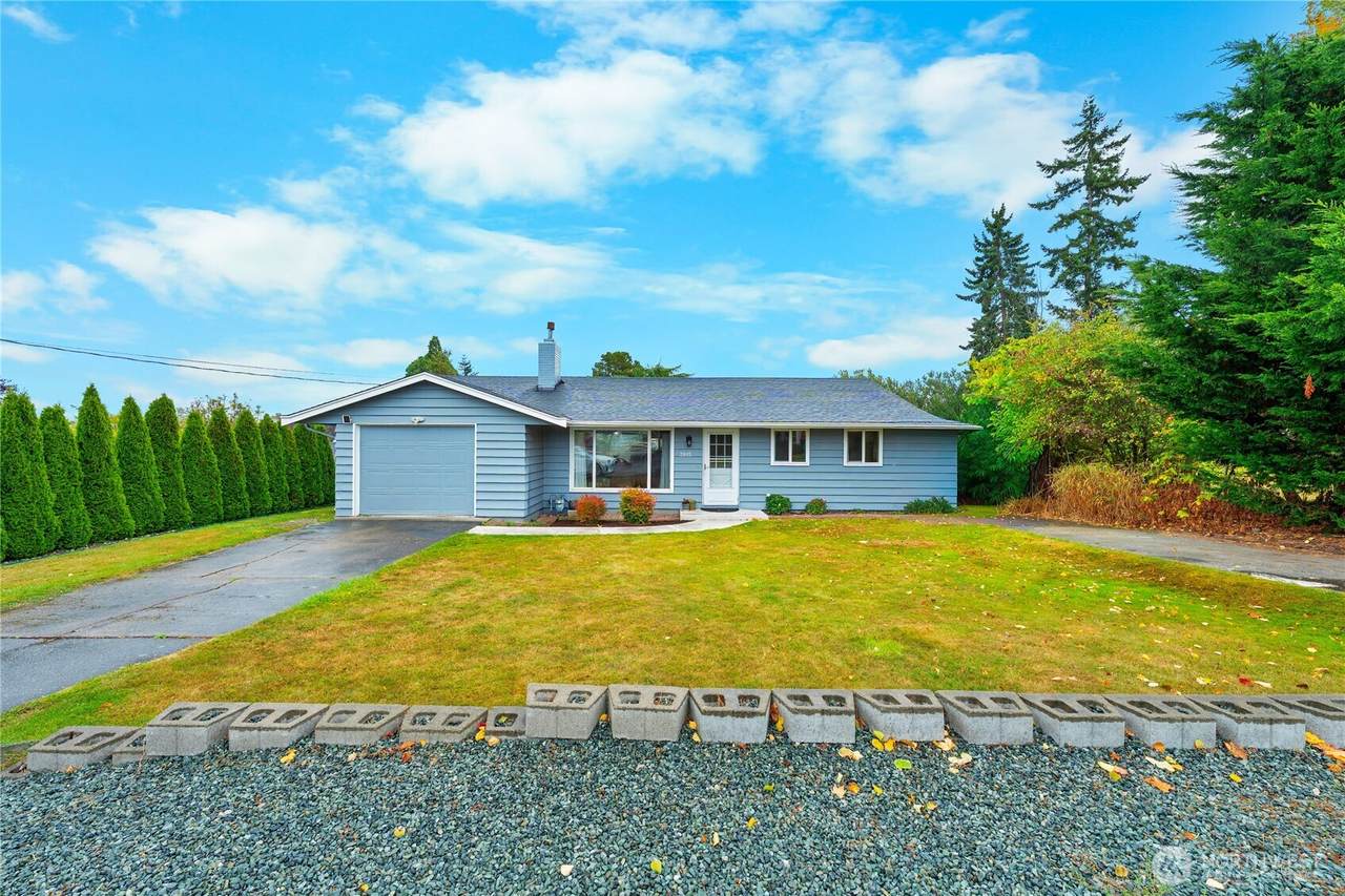 3915 L Avenue - Photo 1