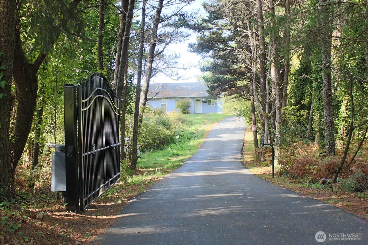 11303 Pacific Way - Photo 1