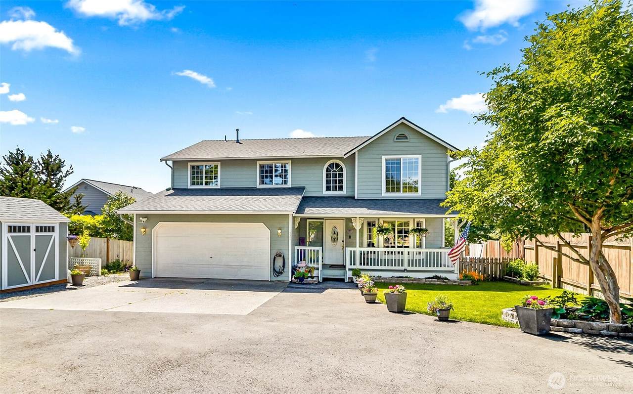 526 Avenue J - Photo 1