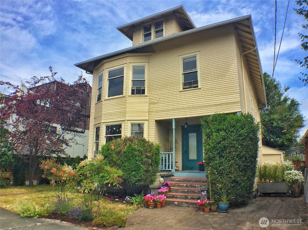 910 52nd Street - Photo 1