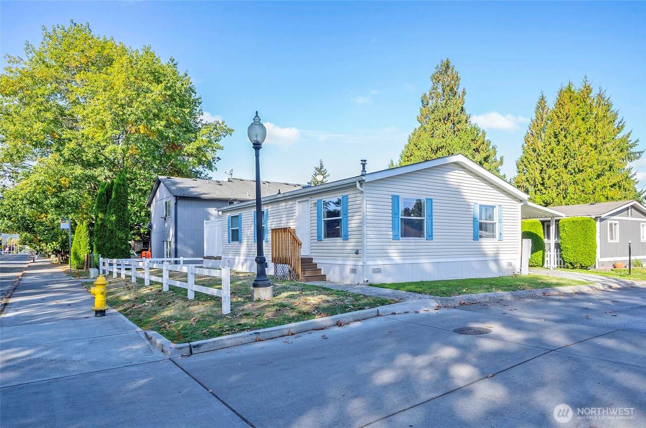 607 37th Street - Photo 1