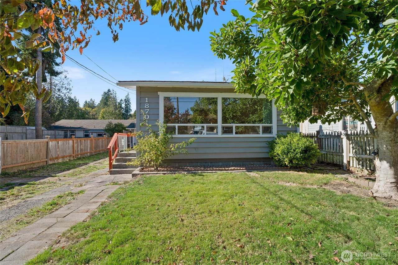 18701 Harris Avenue - Photo 1