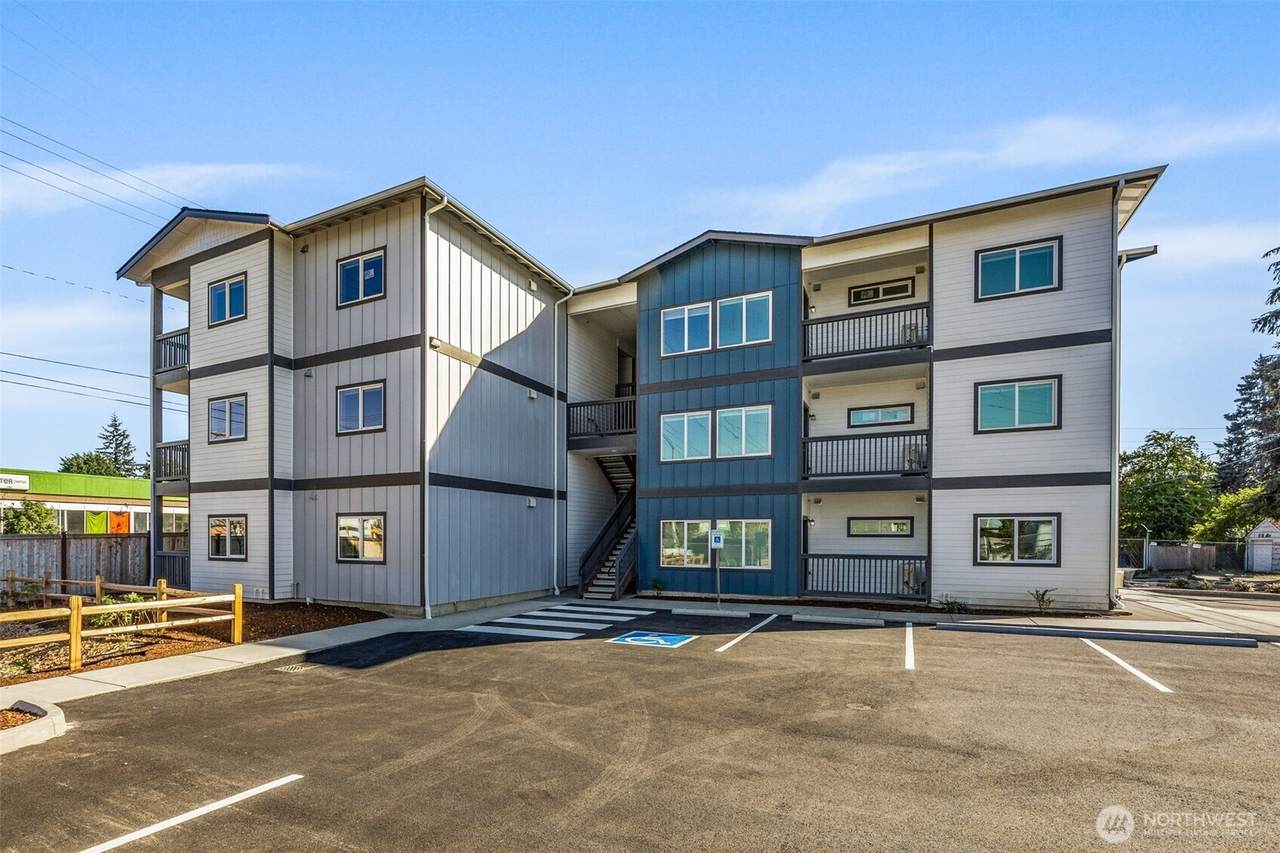 6400 Pacific Avenue - Photo 1