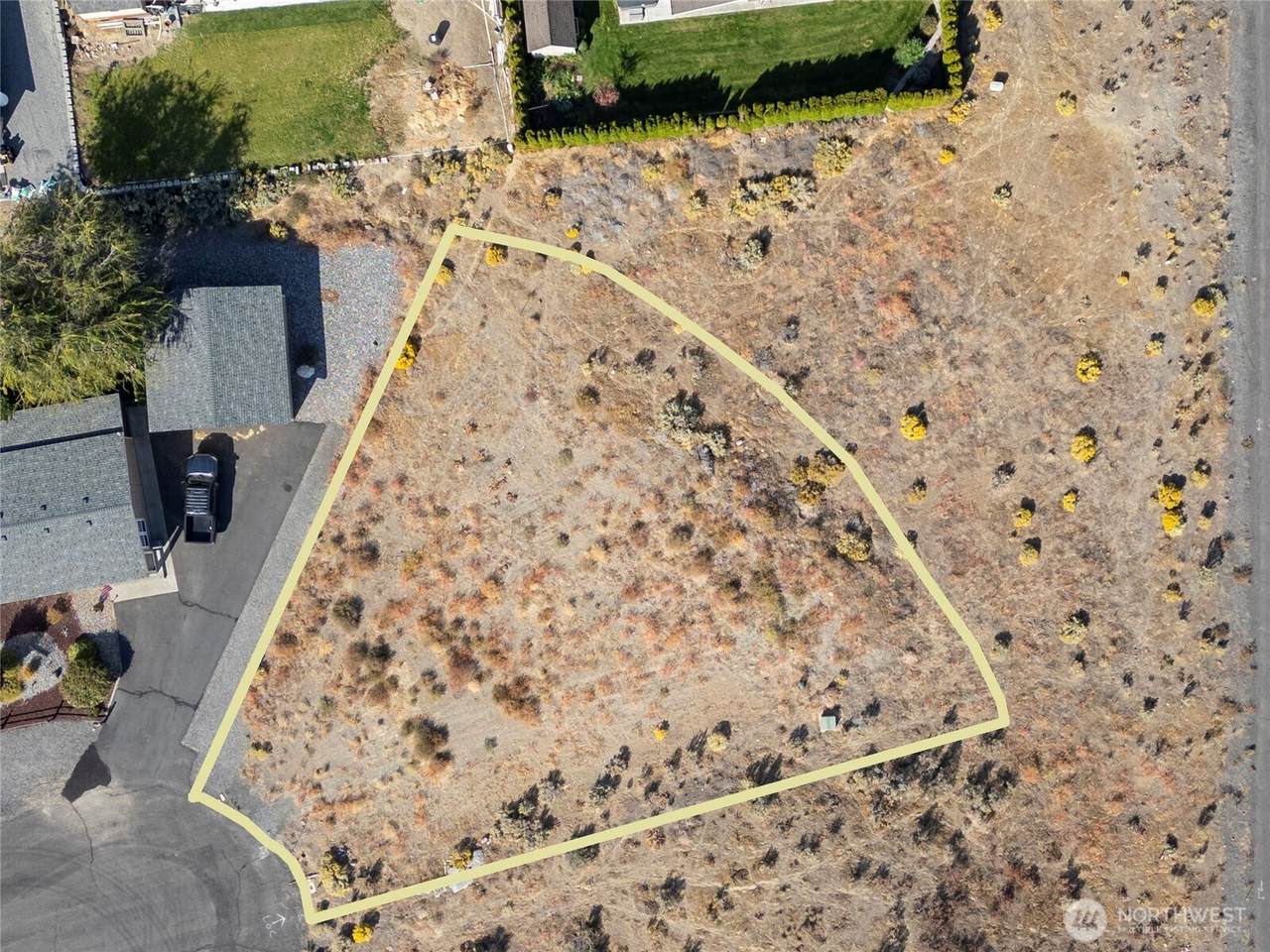 310 Buttercup Lane - Photo 1