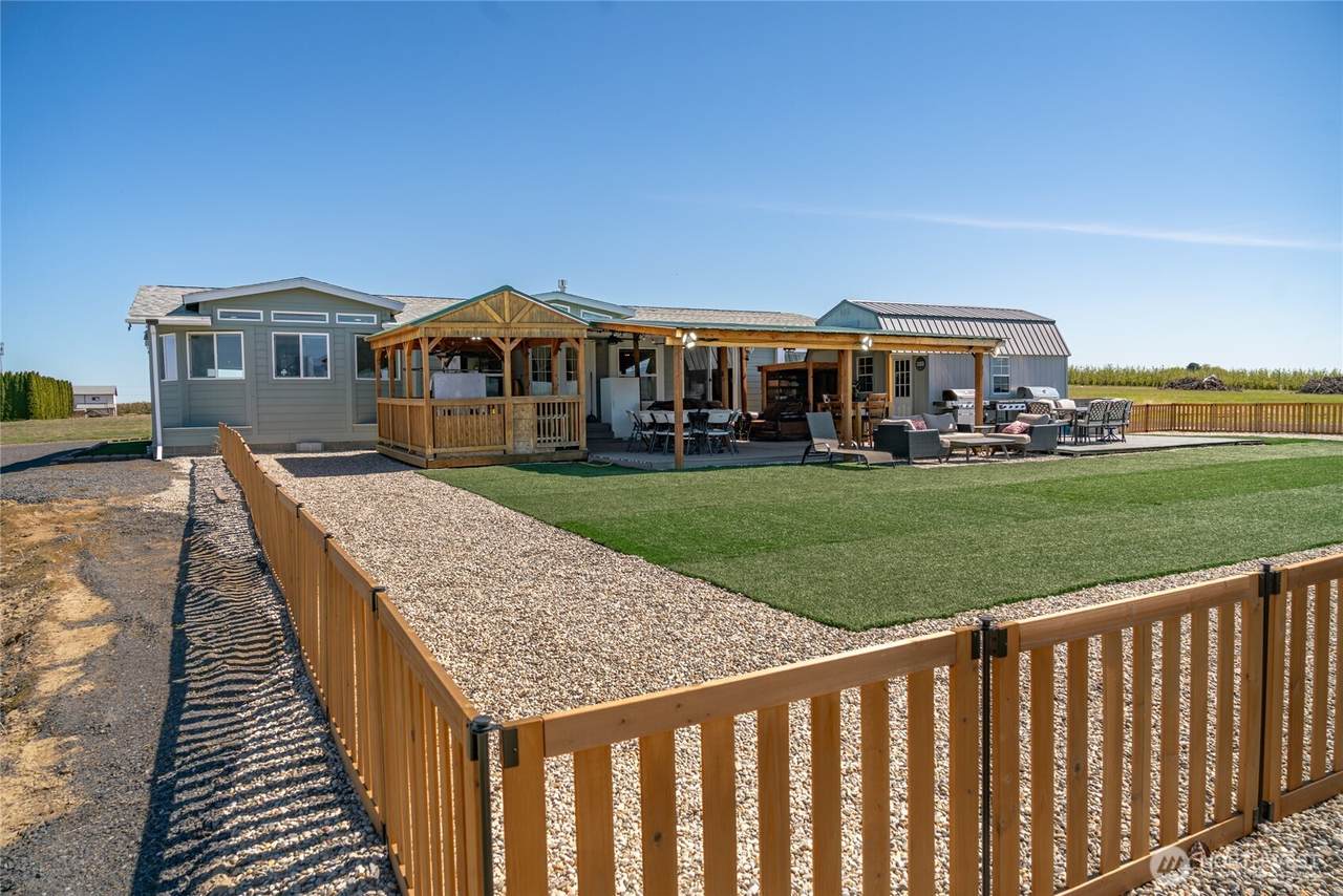 22371 Rd 10 - Photo 1