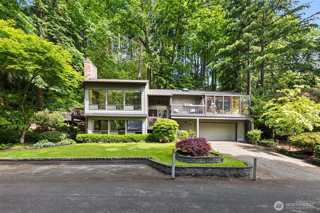 5019 Mercer Way - Photo 1