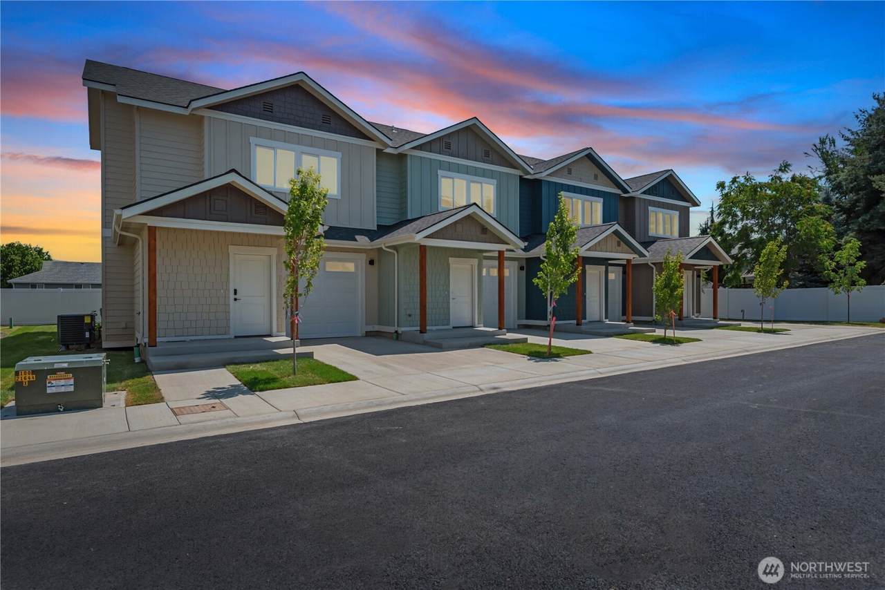 1030 Finch Lane - Photo 1