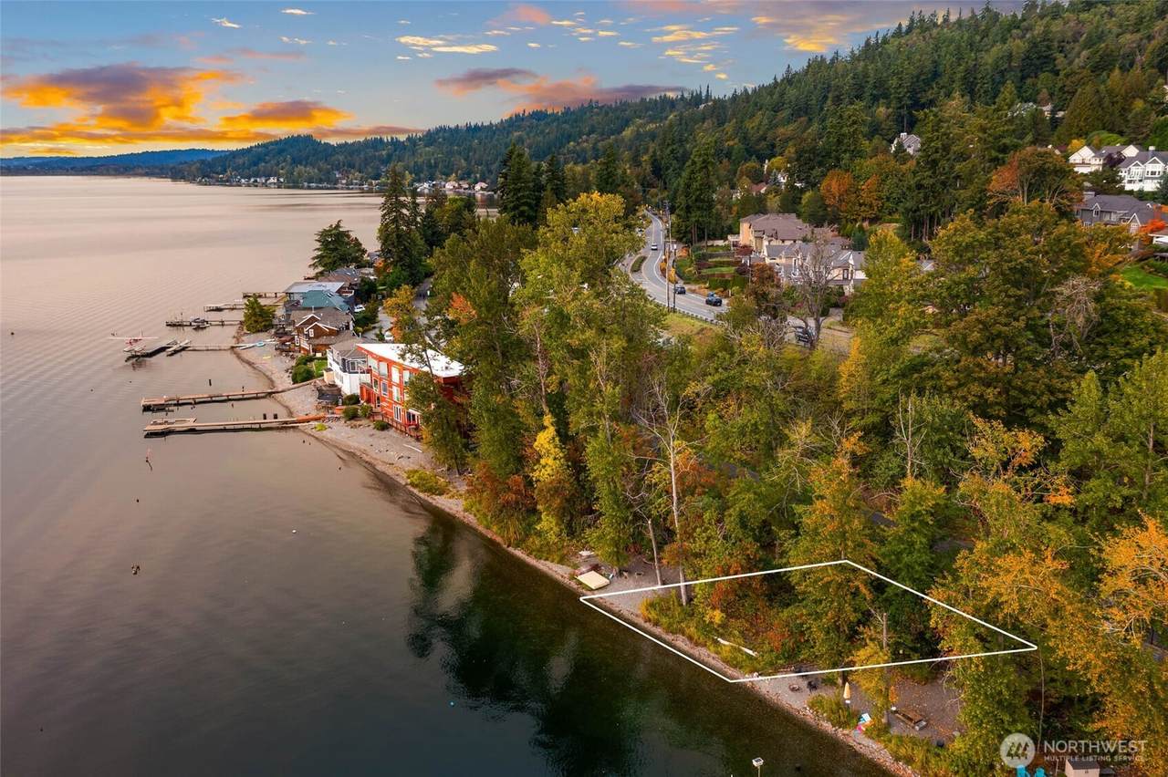 35753001 Lake Sammamish Parkway - Photo 1