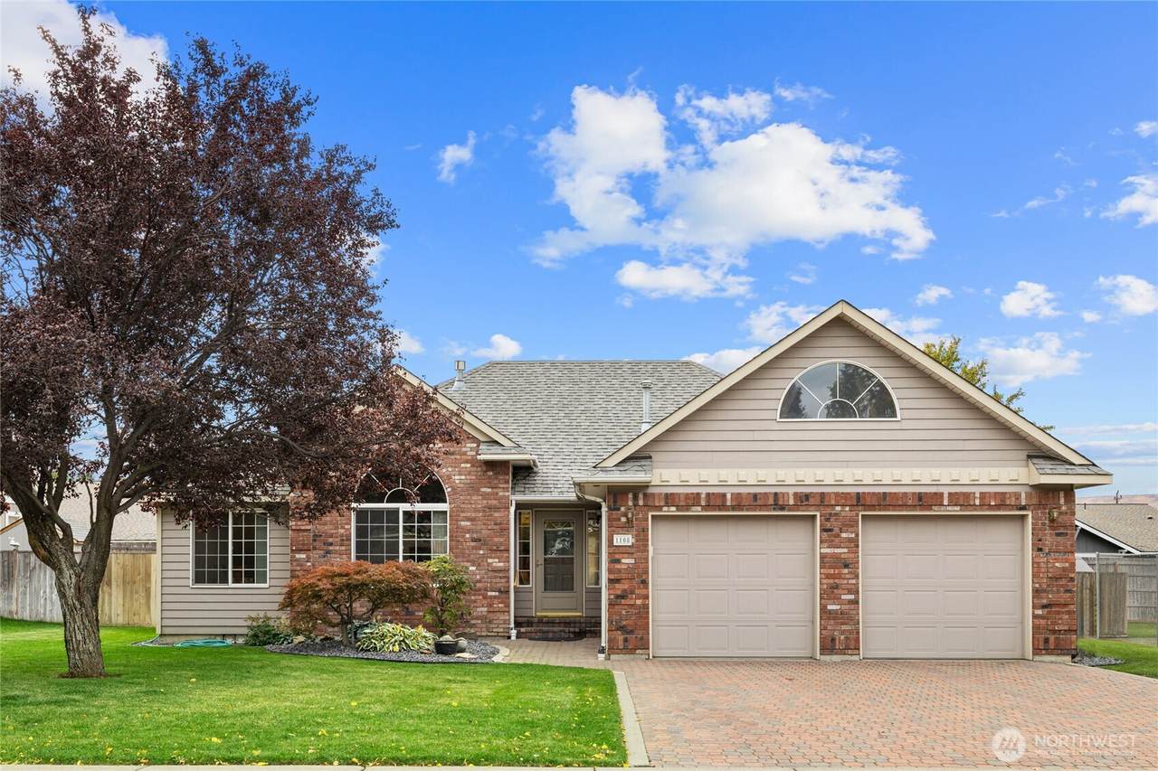 1108 Hobert - Photo 1