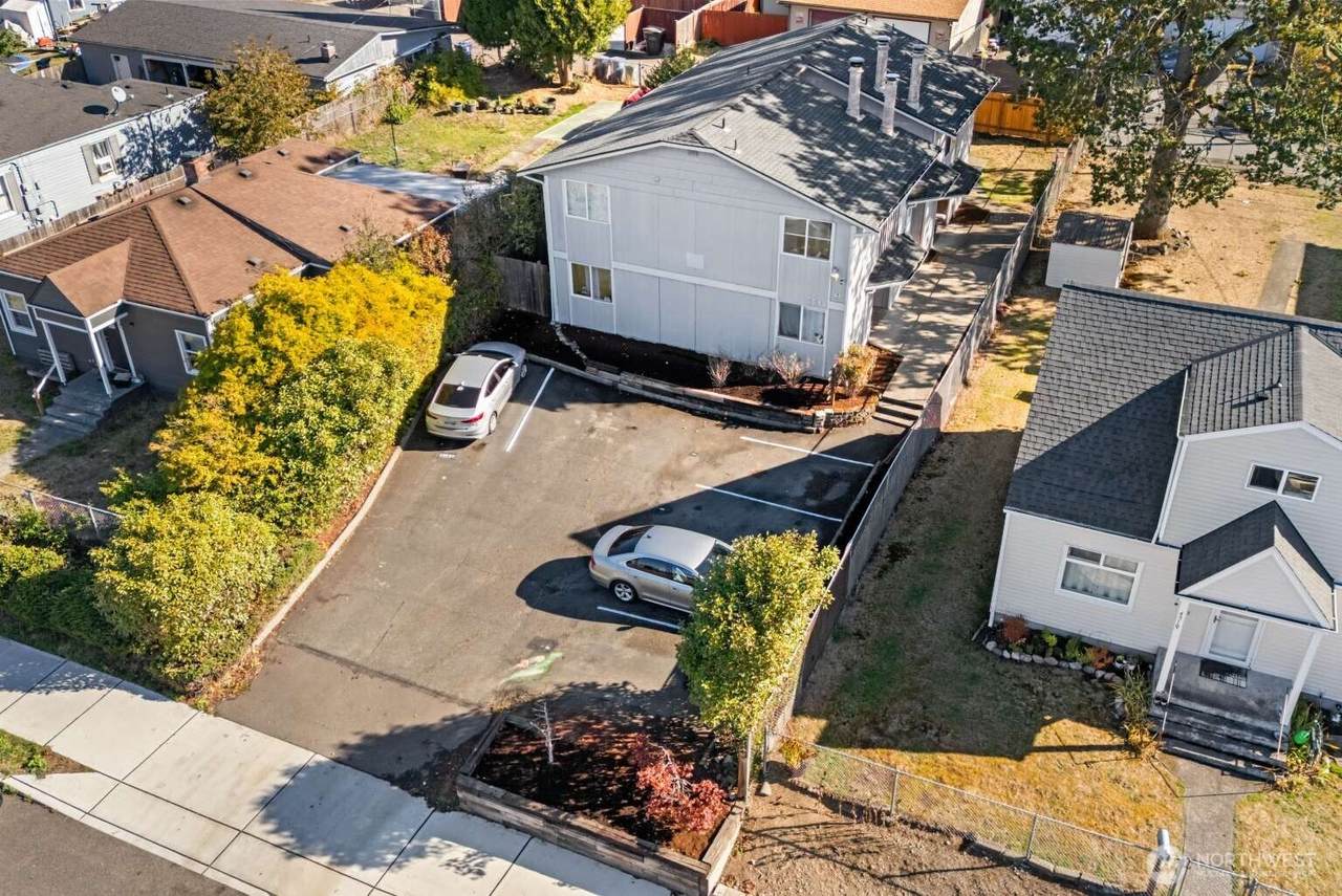 4515 Puget Sound Avenue - Photo 1