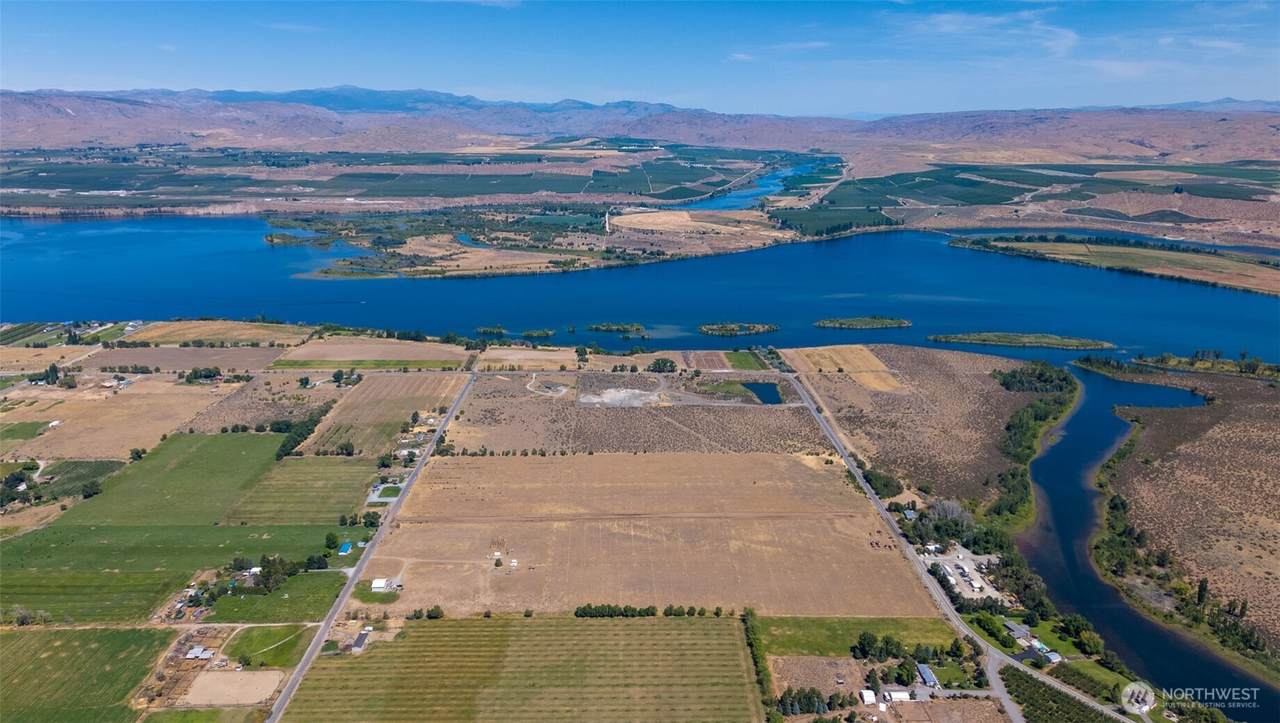 3 Solitude Lane - Photo 1