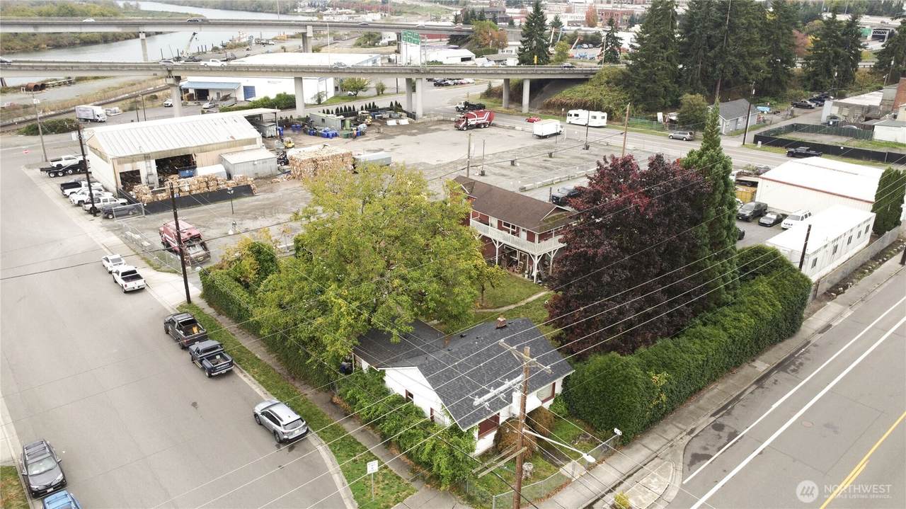 3520 Everett Avenue - Photo 1