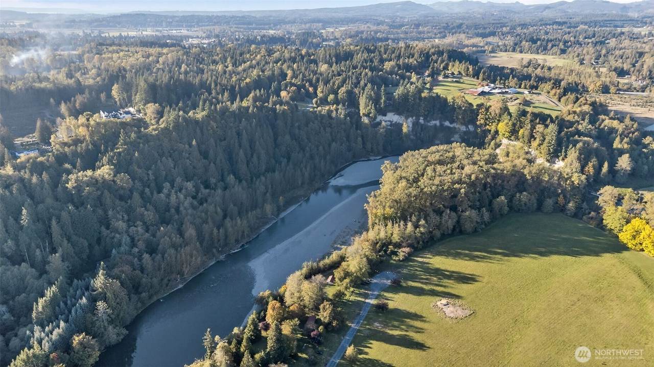 20505 Tveit Road - Photo 1