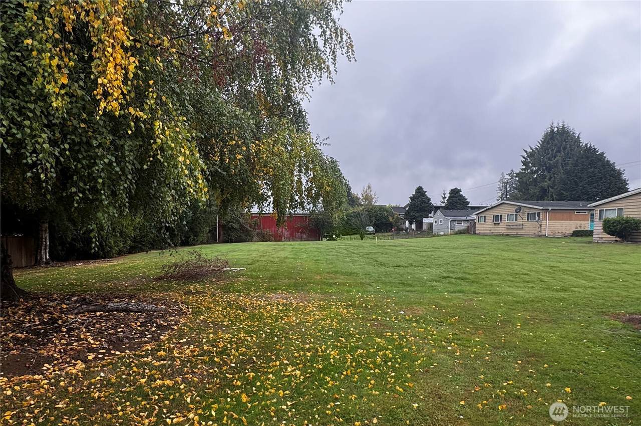 15817 Manor Way - Photo 1