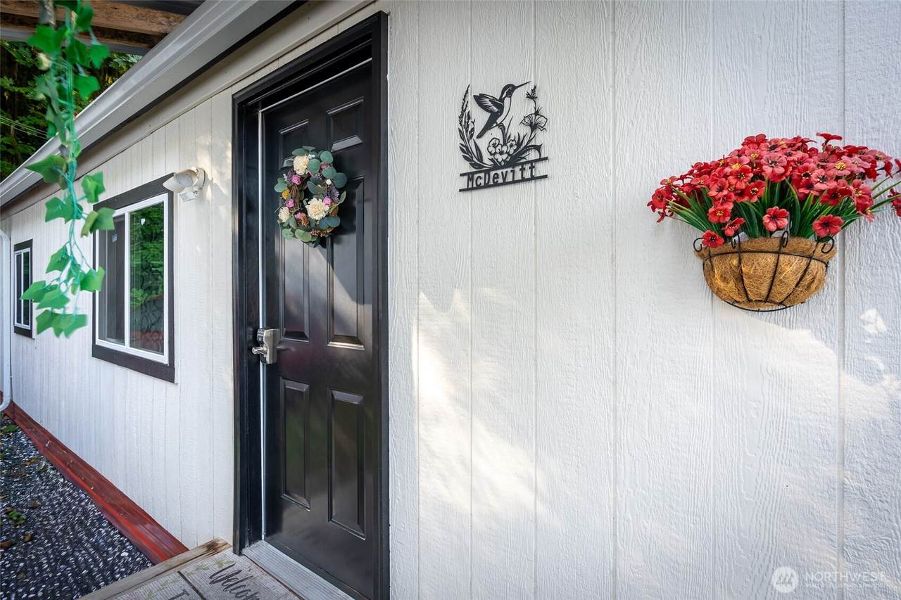 16405 Maple Valley Hwy - Photo 1