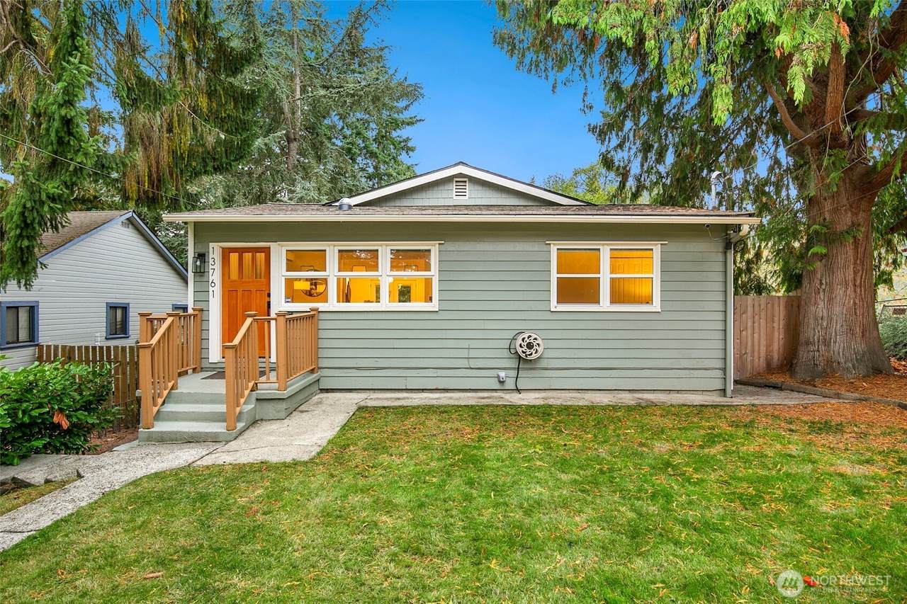 13761 30th Avenue - Photo 1