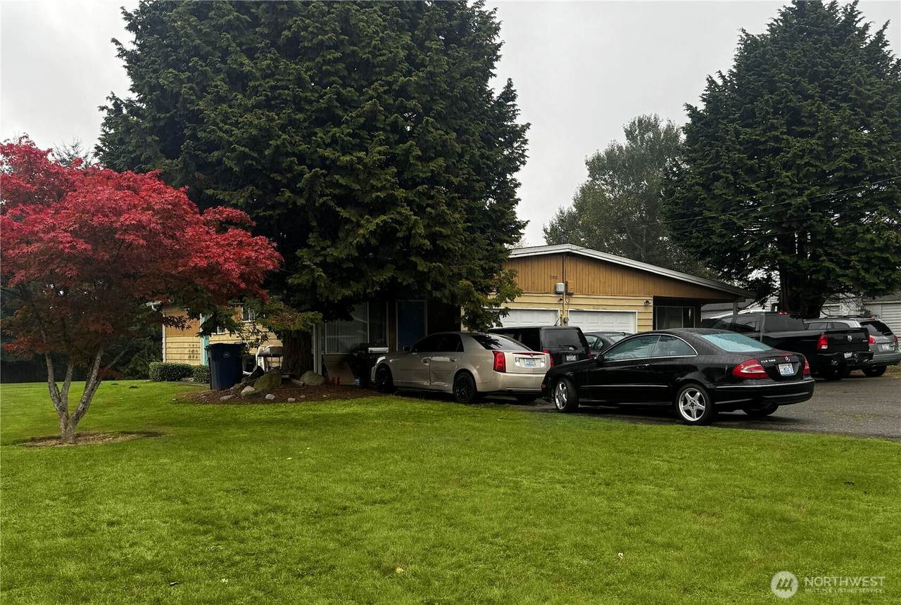 15817 Manor Way - Photo 1