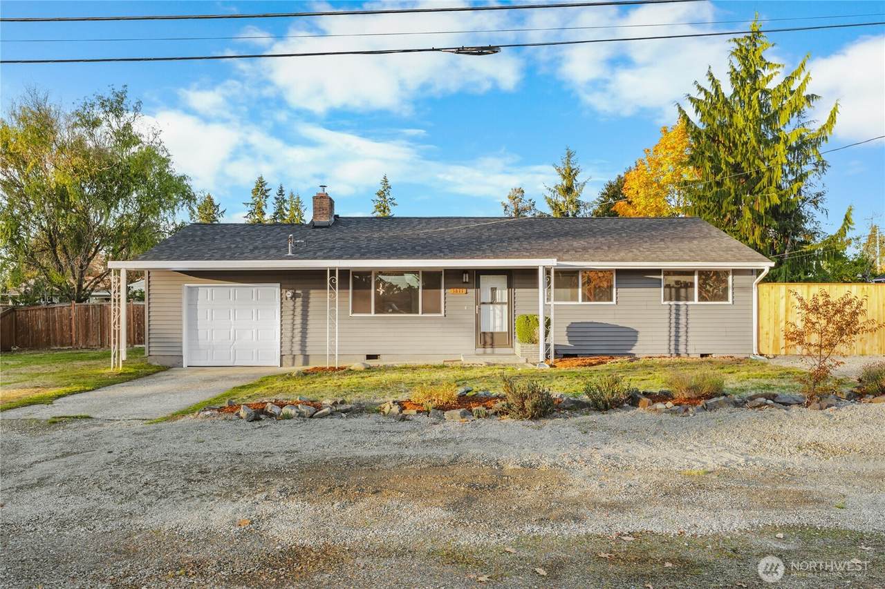 1611 Violet Meadow Street - Photo 1