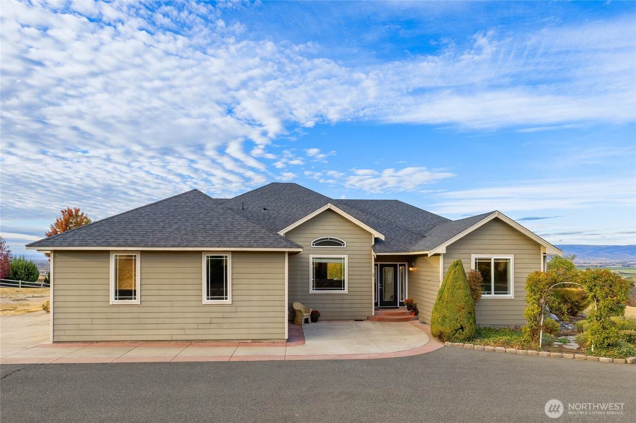 330 Edgemont Loop - Photo 1