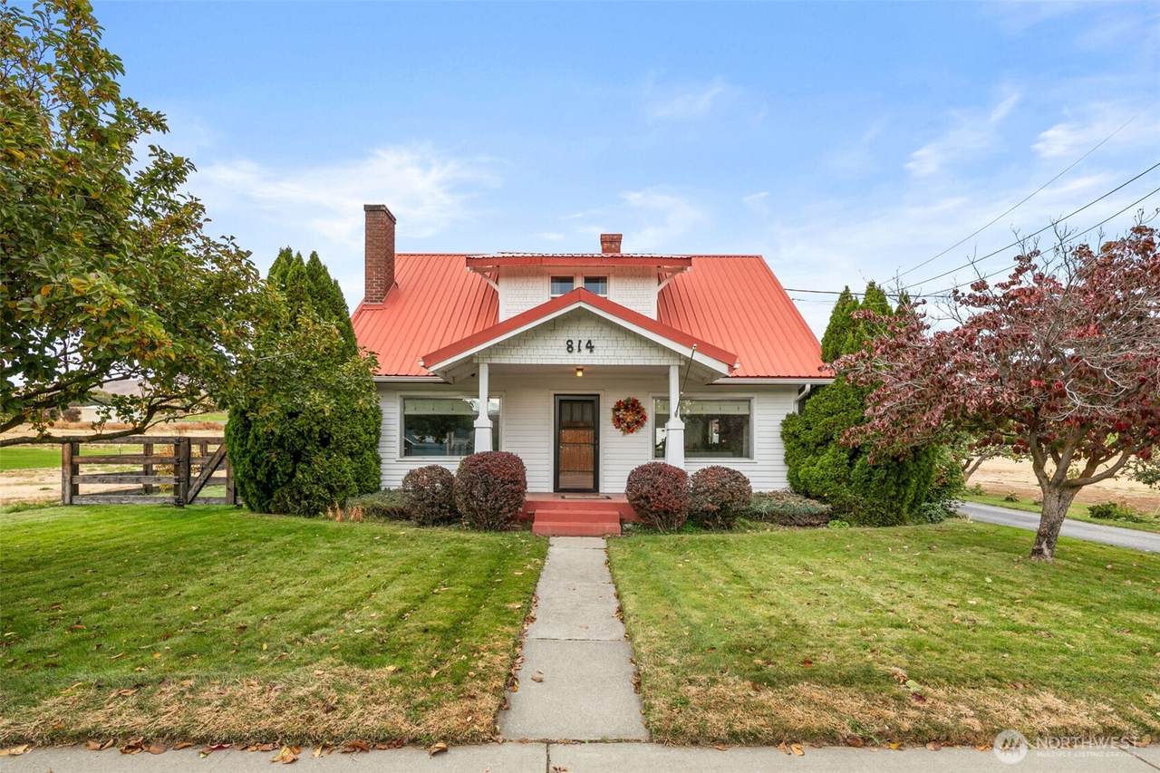 814 Easy Street - Photo 1