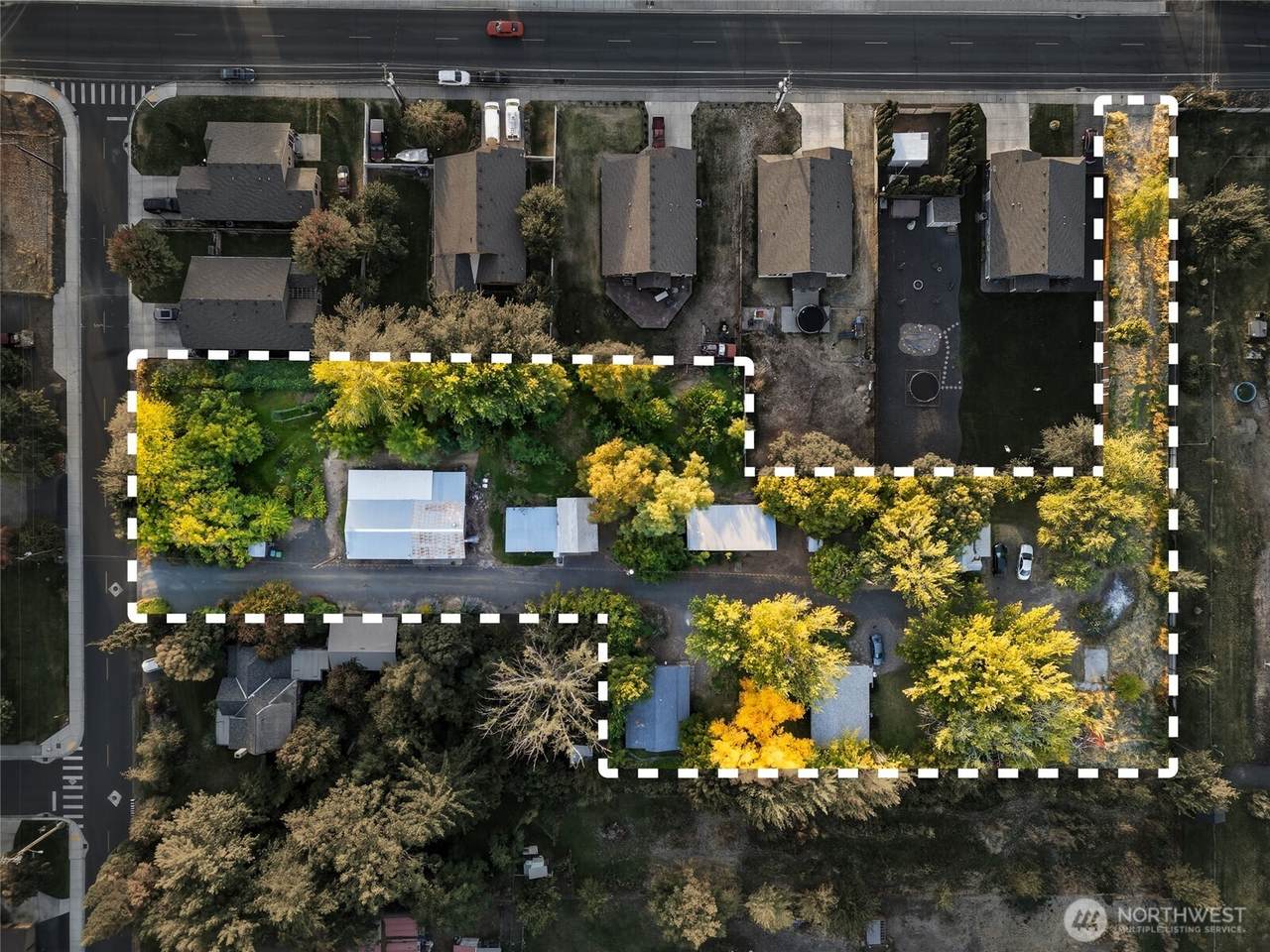 327 Powell Road - Photo 1