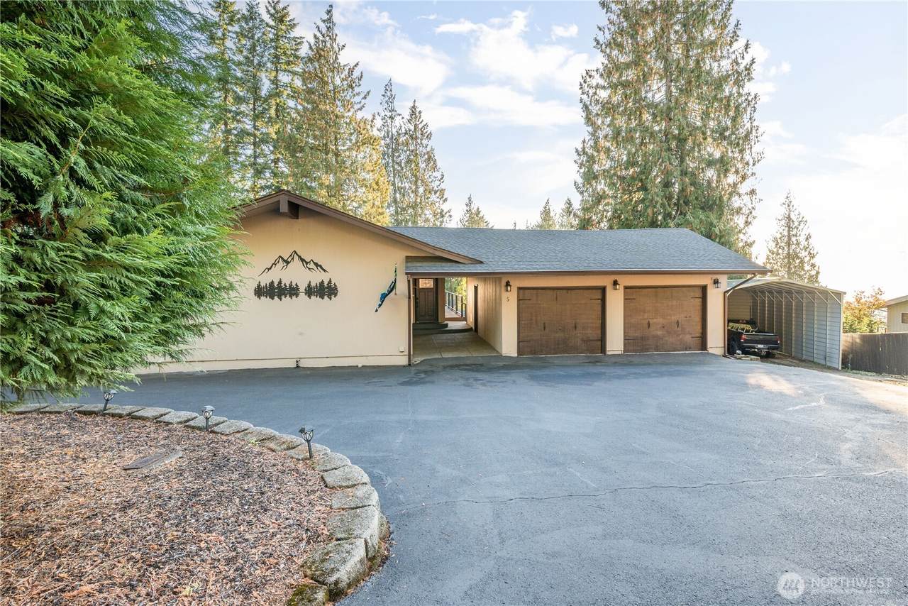 5 Crestmont Avenue - Photo 1