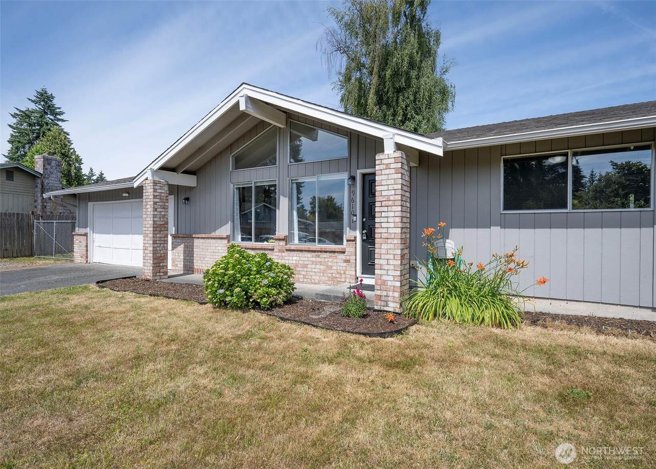 9610 Belmont Drive - Photo 1