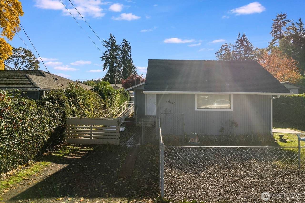 15115 Grant Avenue - Photo 1