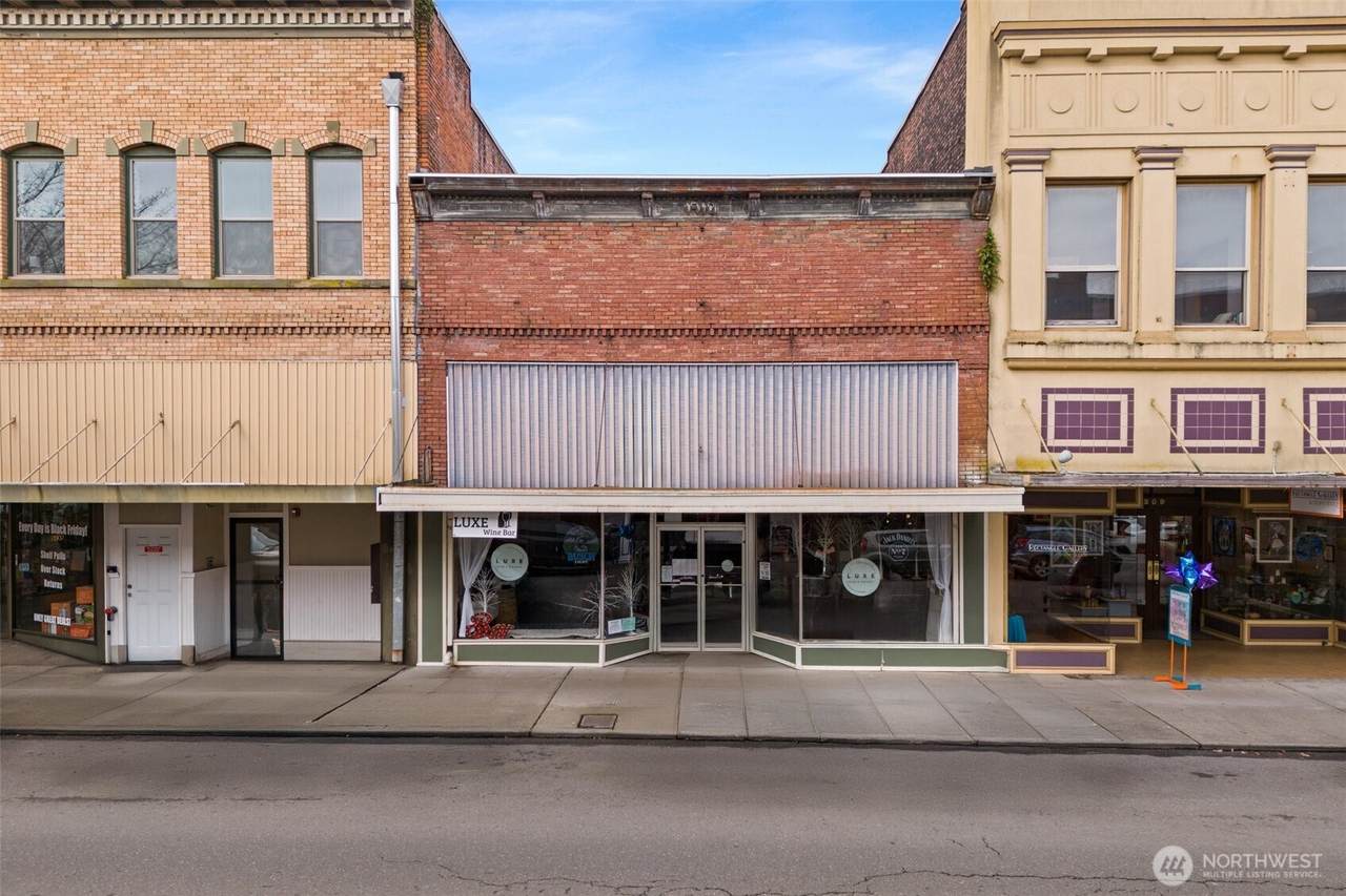 207 Tower Avenue - Photo 1