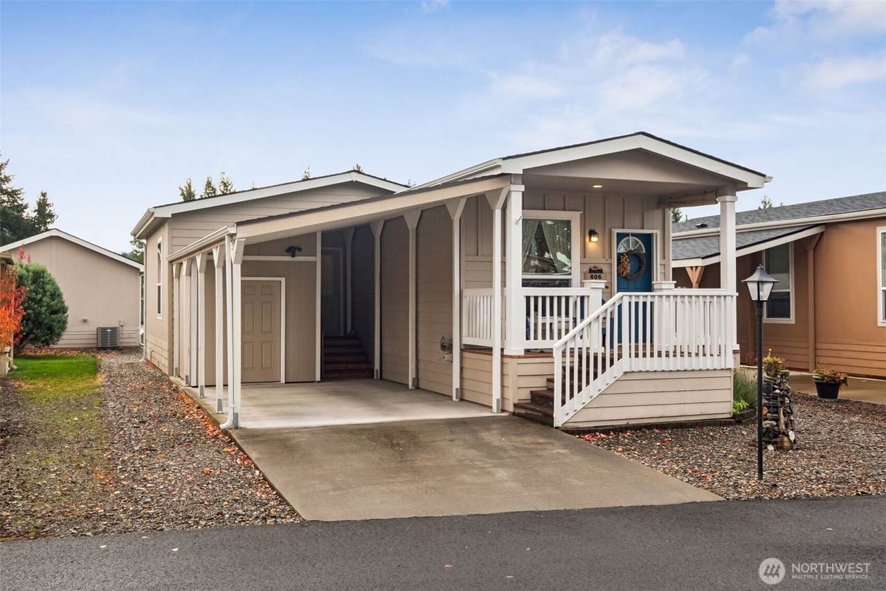 806 Pine Drive - Photo 1