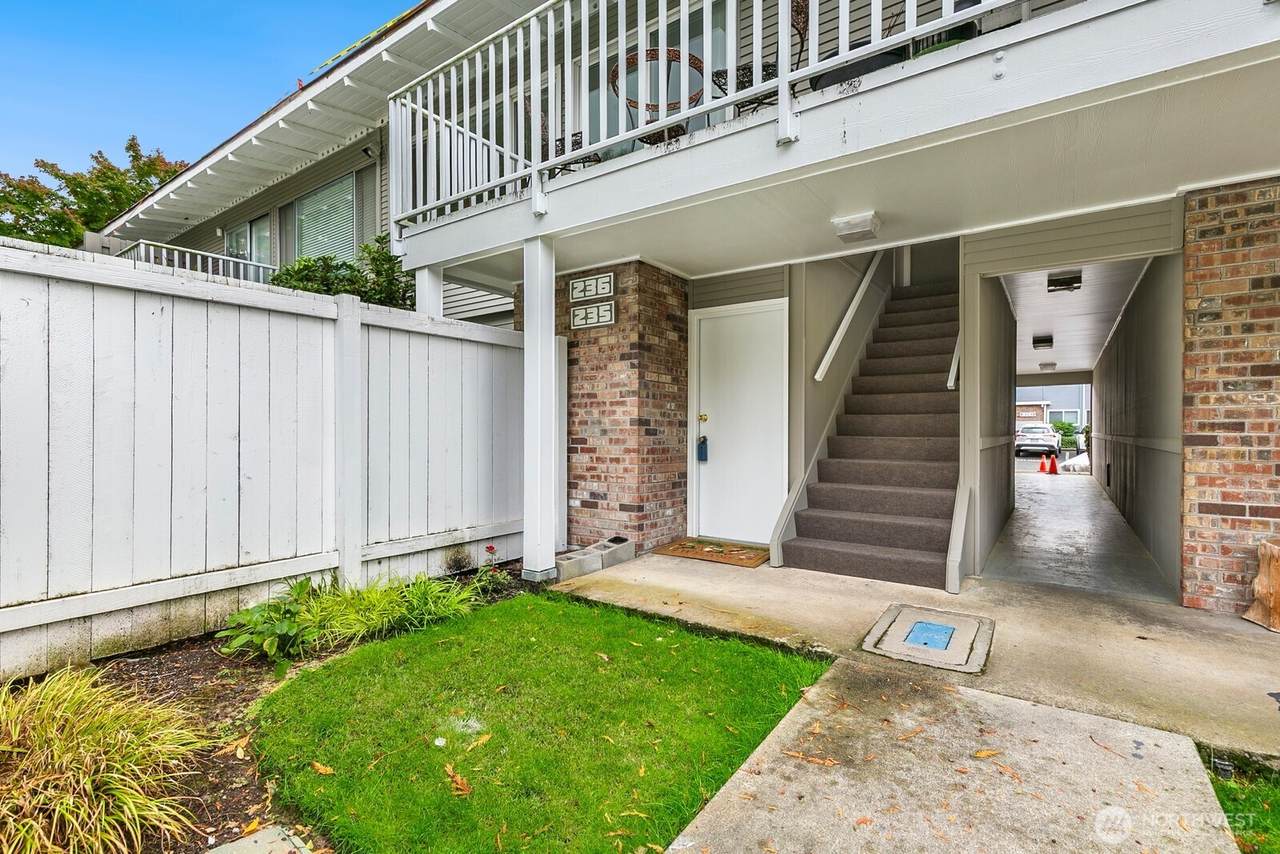 5722 122nd Place - Photo 1