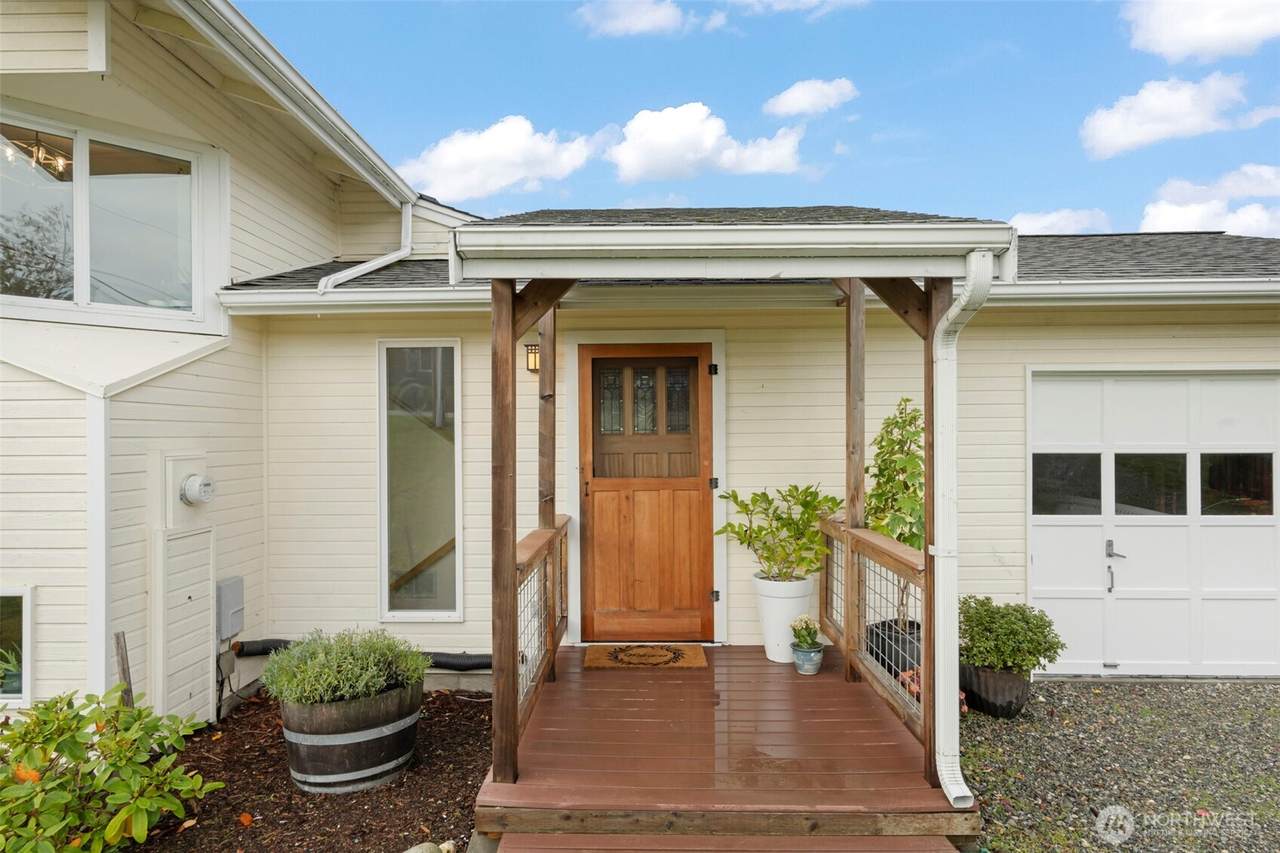 650 Otis Street - Photo 1