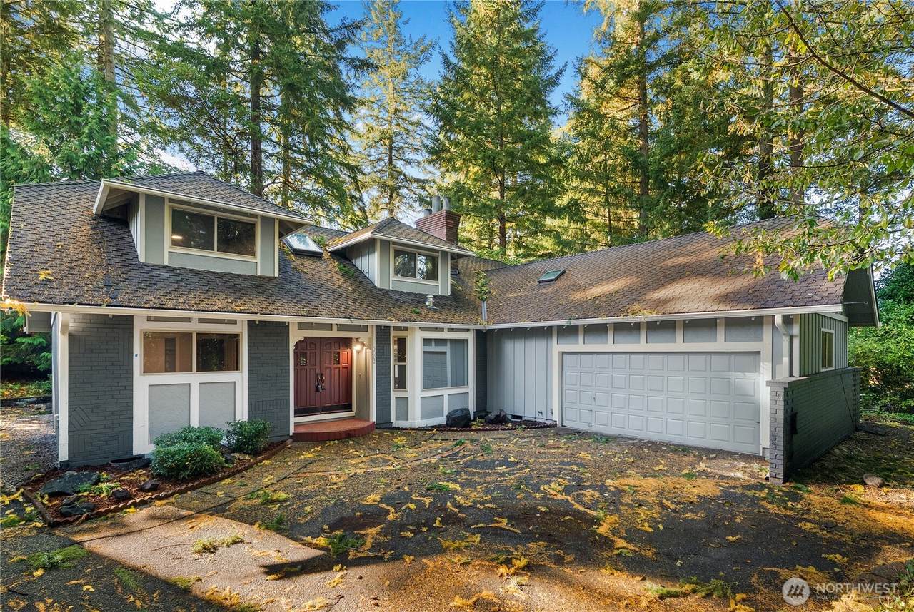 5002 95th Avenue - Photo 1