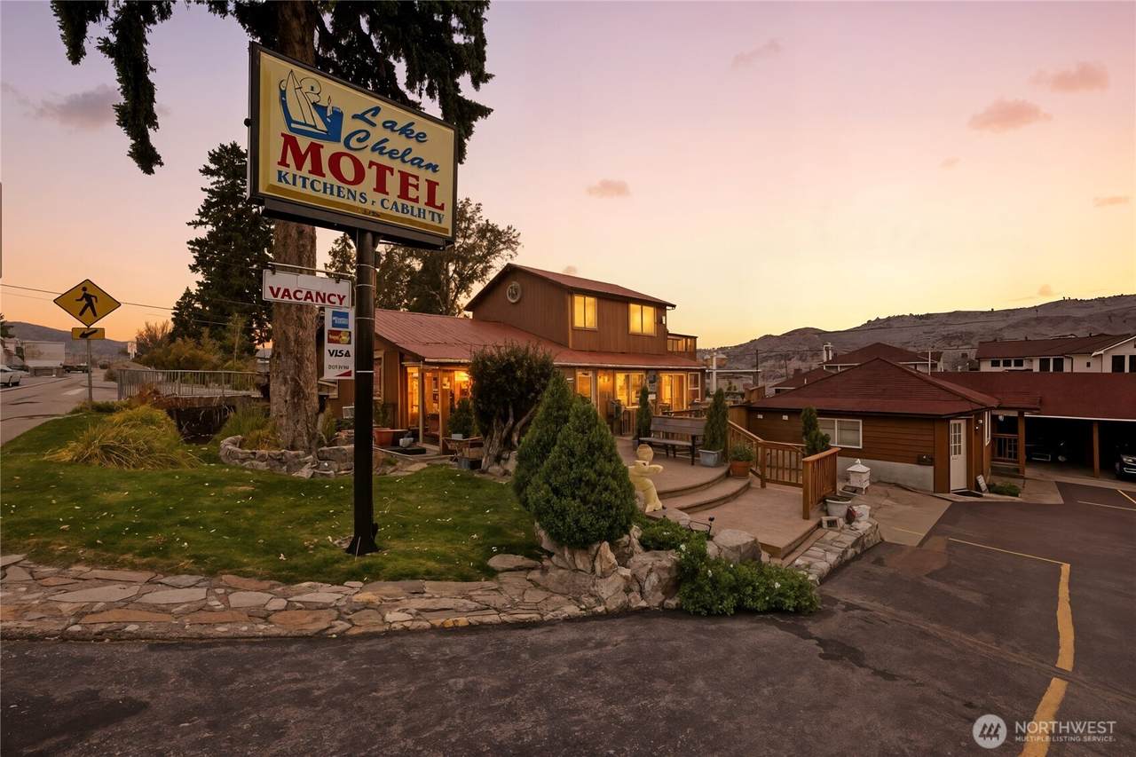 2044 Woodin Avenue - Photo 1