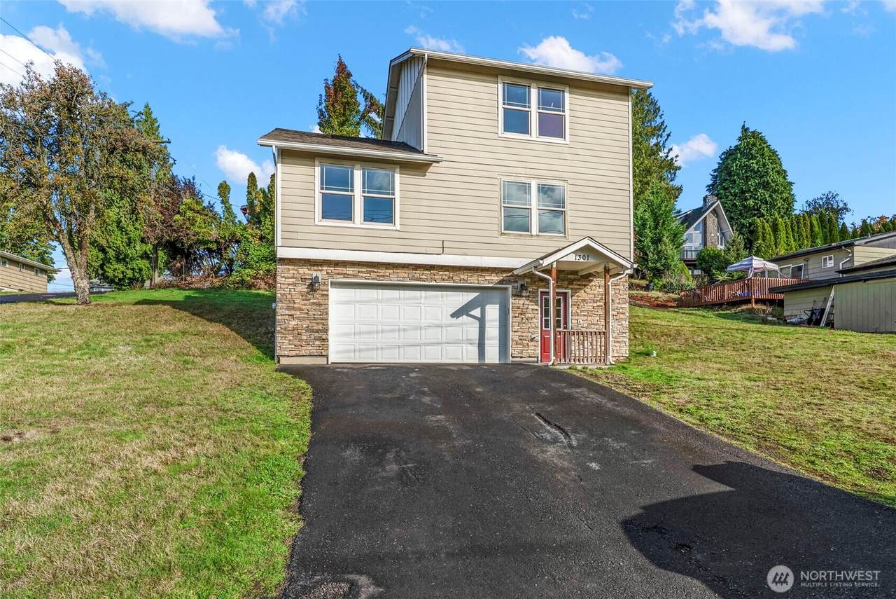 1301 Sunrise St - Photo 1