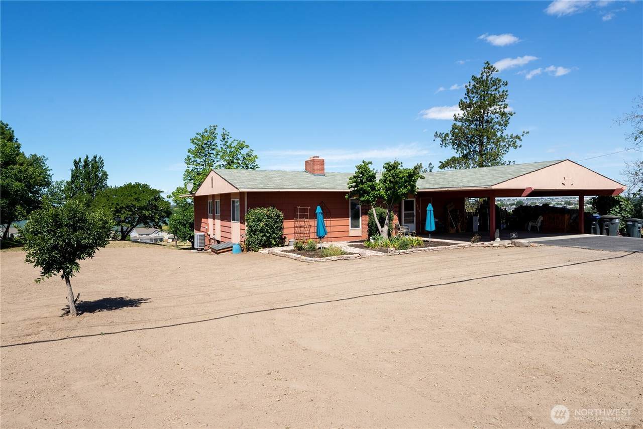 1804 Division Street - Photo 1