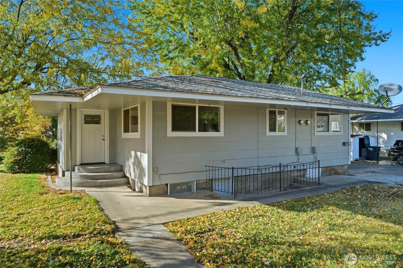 303 Ash Avenue - Photo 1