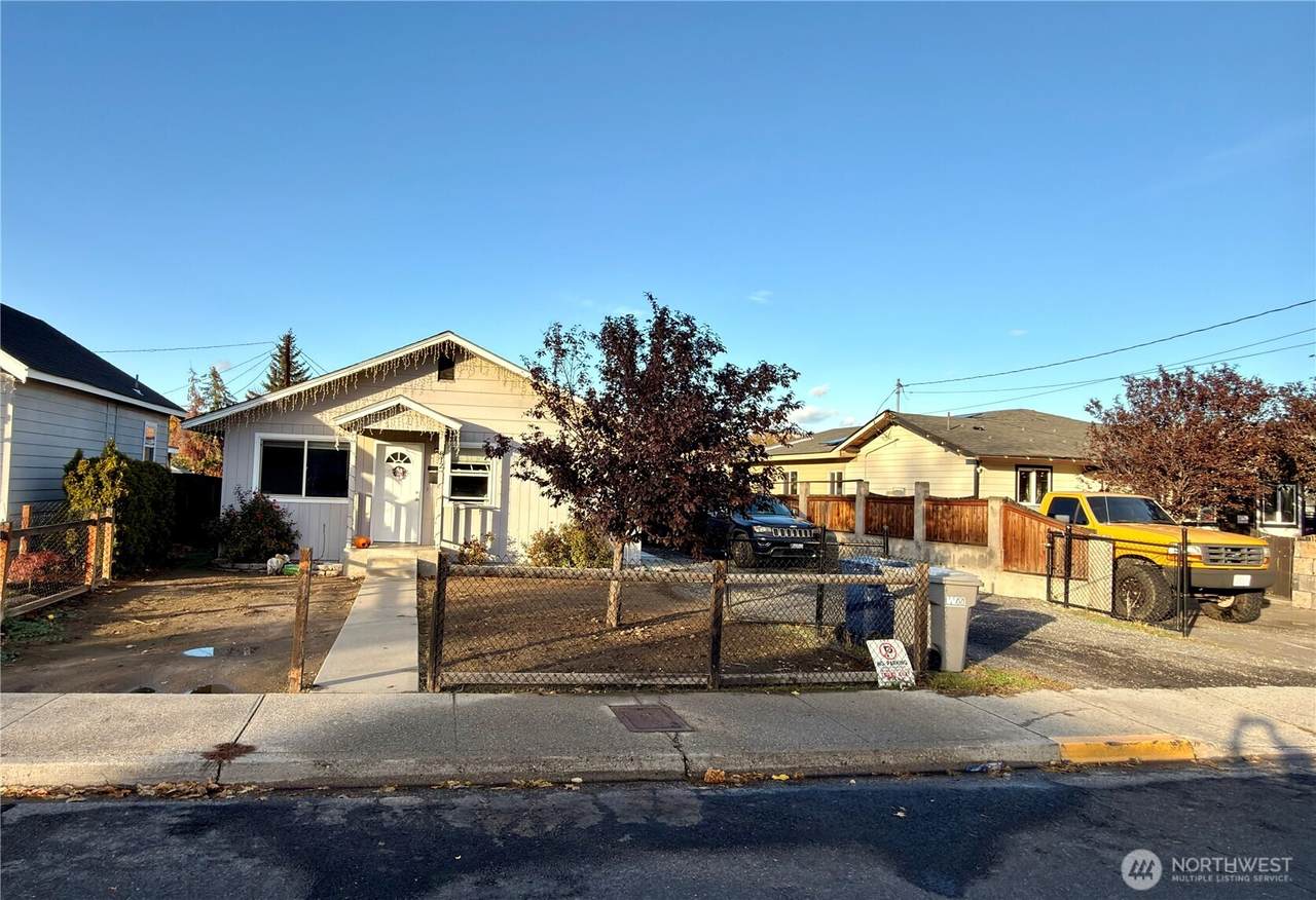 812 Ferry Street - Photo 1