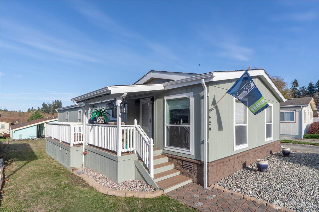 620 Saturn Lane - Photo 1