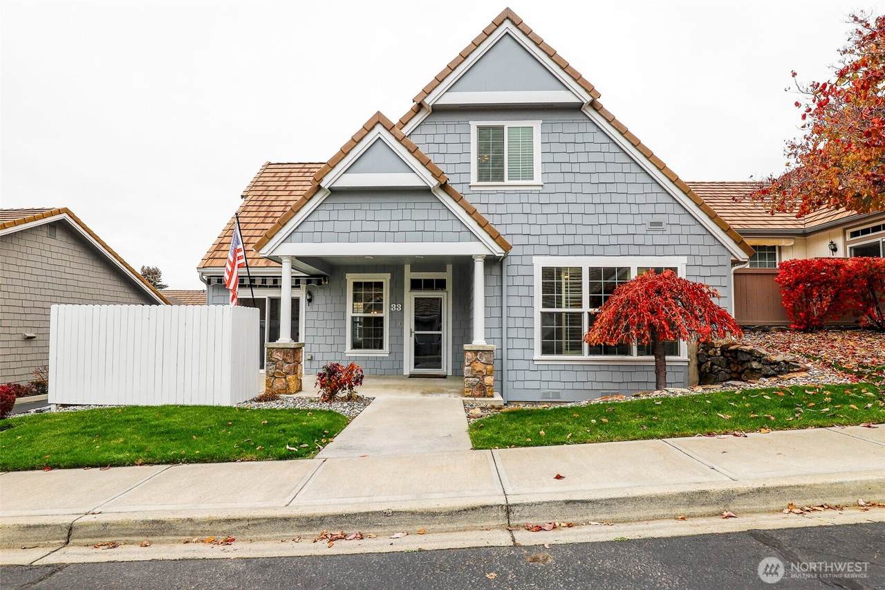 1494 Eastmont Avenue - Photo 1