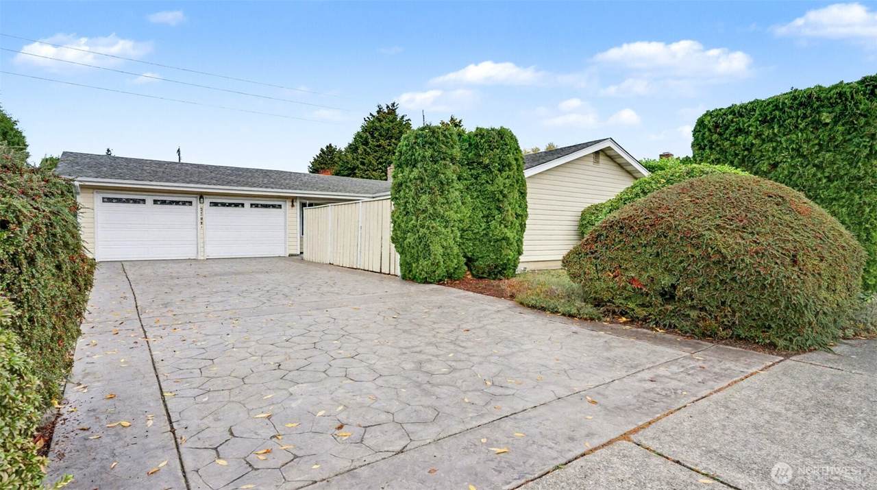 5709 13th Street - Photo 1
