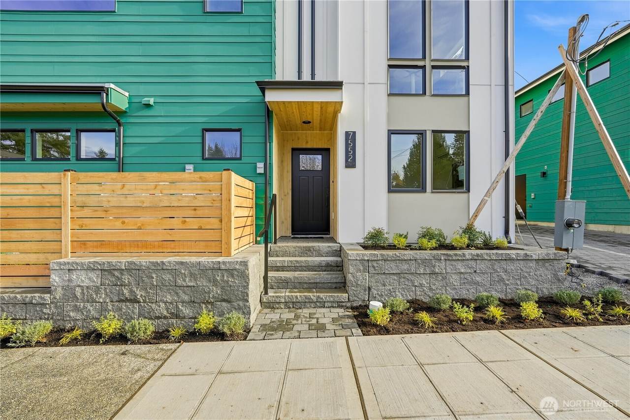 7552 39th Avenue - Photo 1