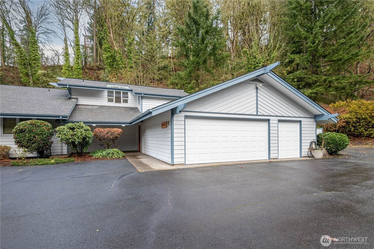 2955 Glenwood Drive - Photo 1