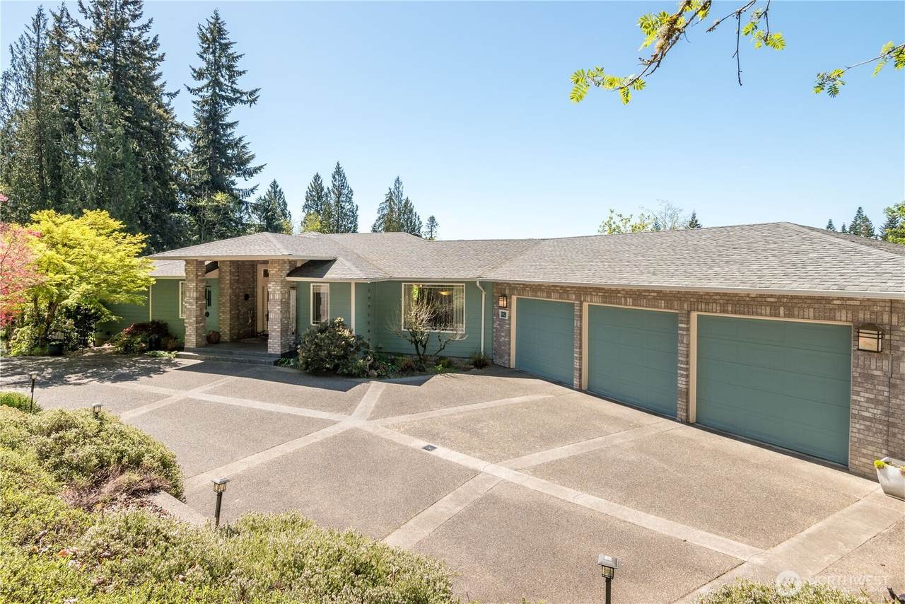 229 Sunset Drive - Photo 1