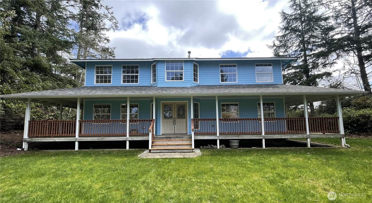 653 Sunset Avenue - Photo 1