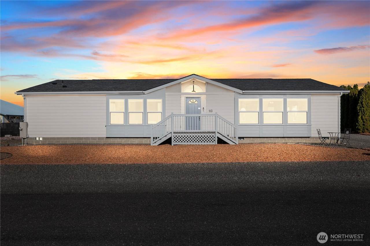 113 Airport Way - Photo 1