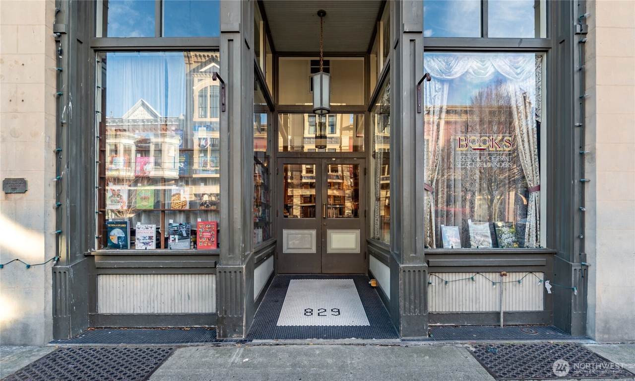 829 Water Street - Photo 1